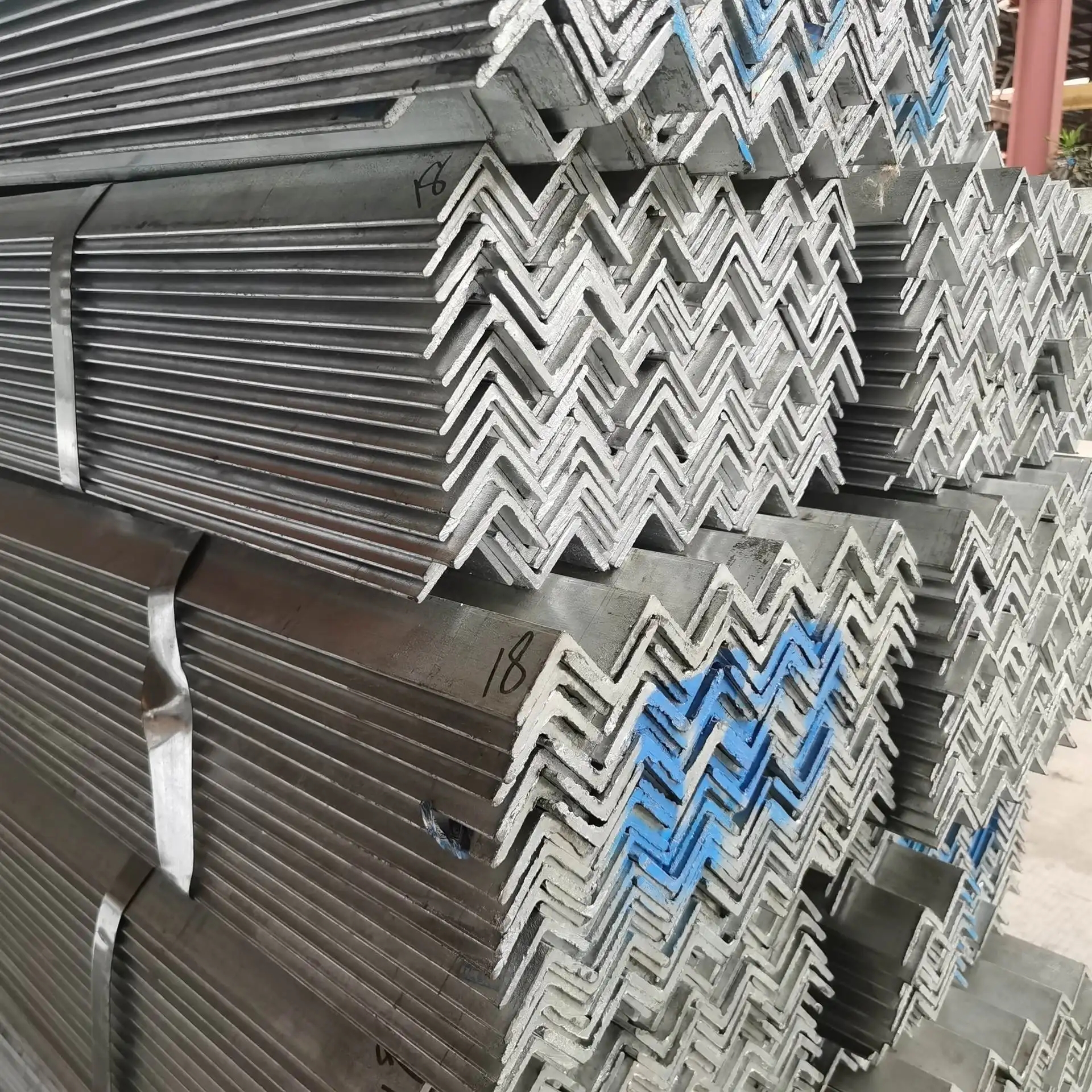 Ángulo de metal galvanizado