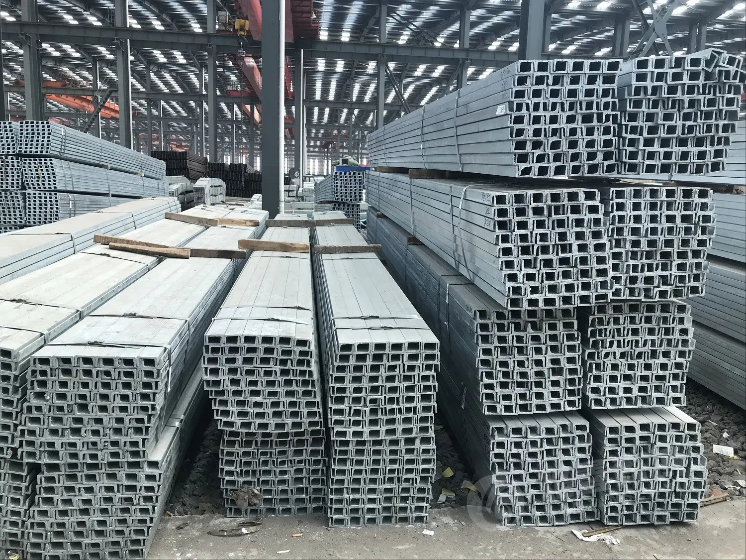 Metal de acero de canal galvanizado